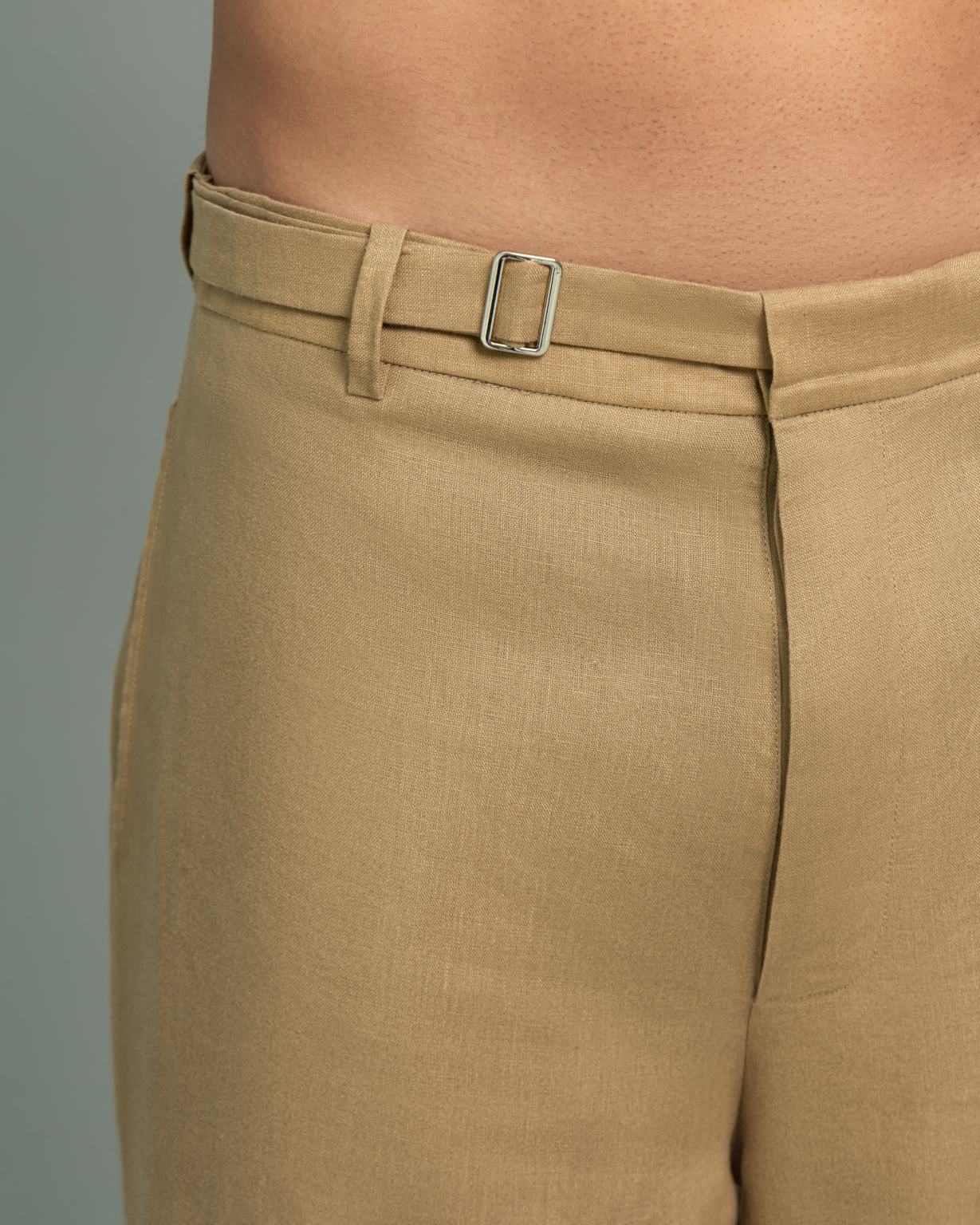 Close up of the waist closure on 20Two Elemental ROOT TROUSER, Sand Dune tan 100% linen